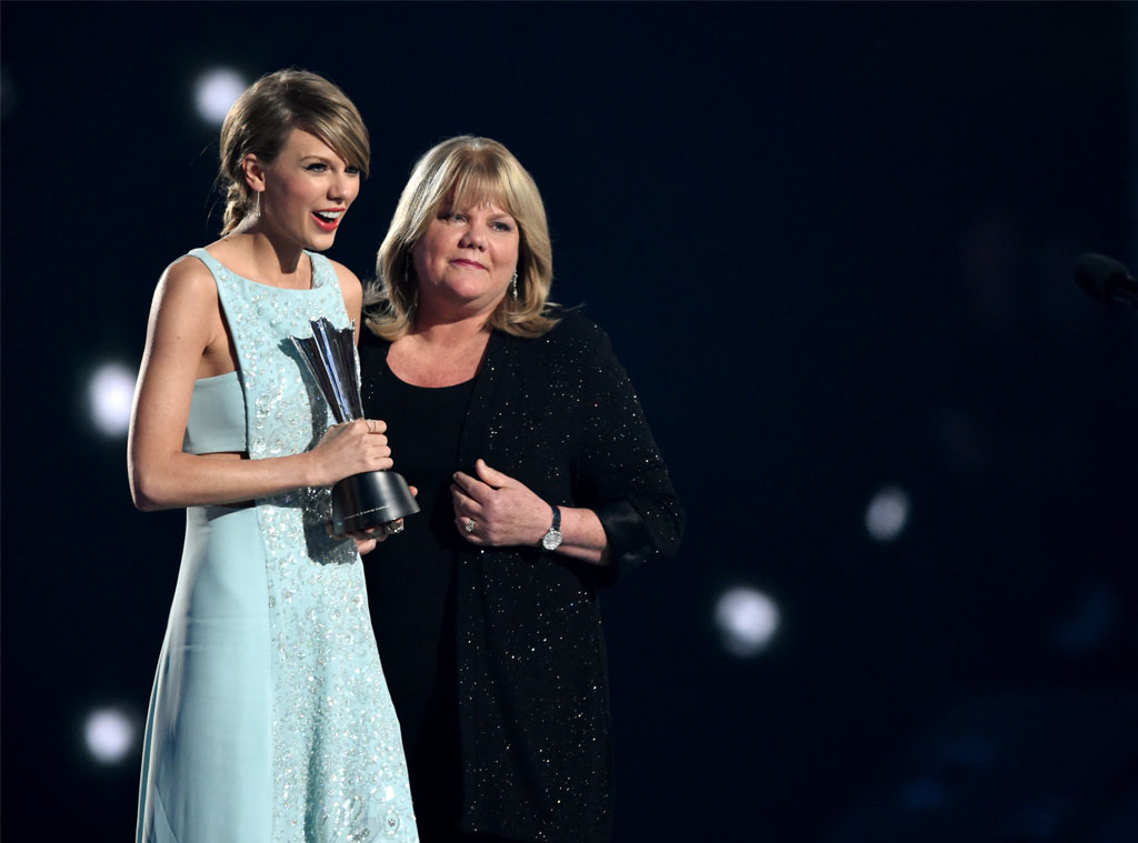 Taylor Swift, Andrea Swift